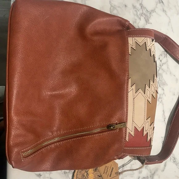 Catch Fly crossbody/purse bag with conceal carry compartment - Picture 1 of 5